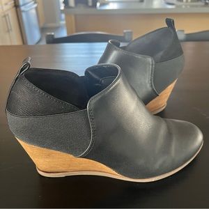 Dr Scholl’s Be Energized Black Vegan Leather Wedge Size 9